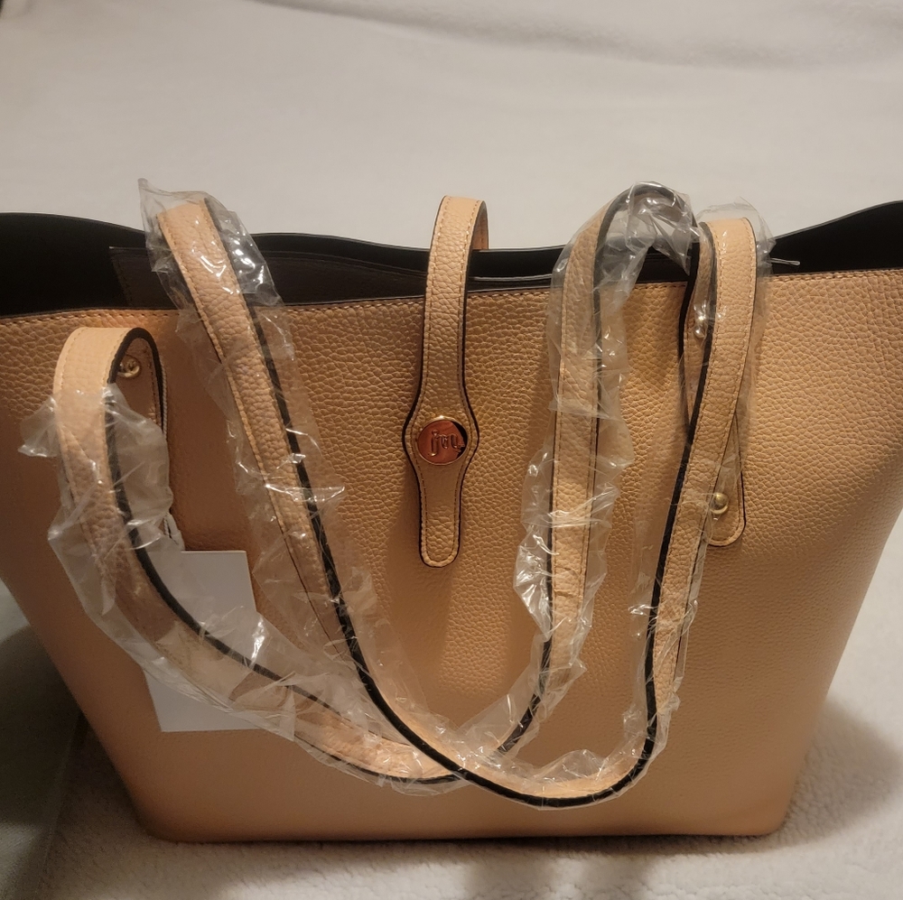 Tote - Picture 4 of 4